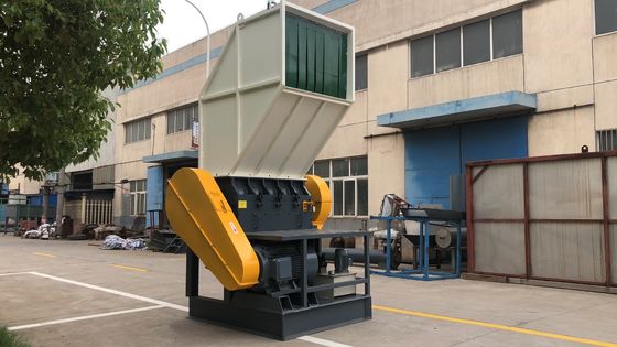qualité  Big output, high efficiency, automatic plastic bottle crusher usine