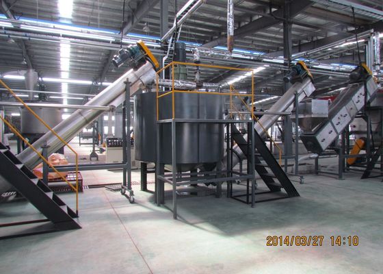 Broyeur de réutilisation en plastique de la CE, bouteille de l'ANIMAL FAMILIER 2000kg/H réutilisant la ligne