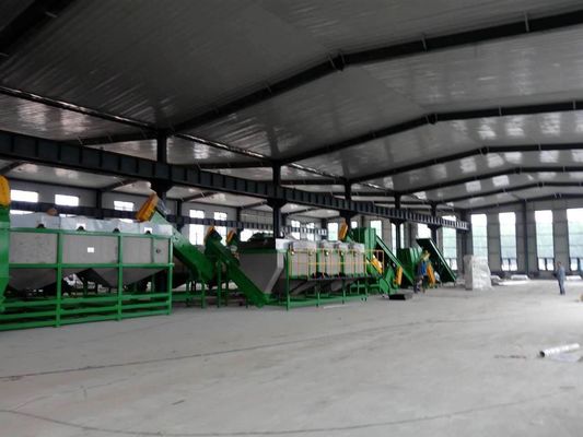 PE 1000kg/h paillant le film écrasant le lavage et réutilisant la machine