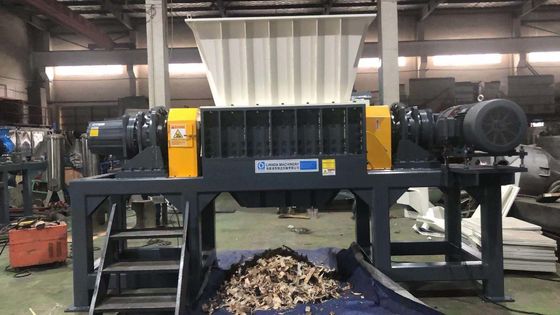 machine de défibreur d'axe du jumeau 18.5kw, machine de déchiquetage durable de pneu