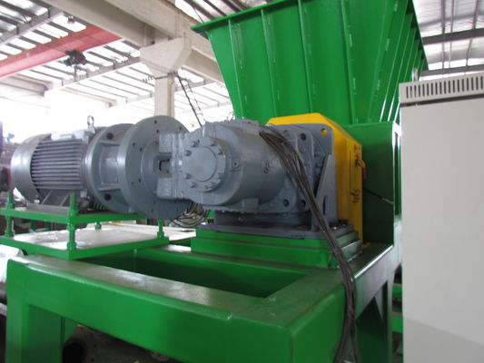 machine de défibreur d'axe du jumeau 18.5kw, machine de déchiquetage durable de pneu