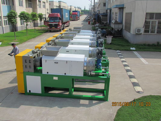 L'eau 98 enlevant la machine plus sèche en plastique de vis de 800KG/H 320mm