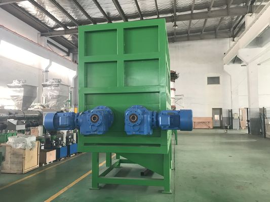 La boisson de rebut d'ANIMAL FAMILIER met la machine en bouteille de réutilisation en plastique